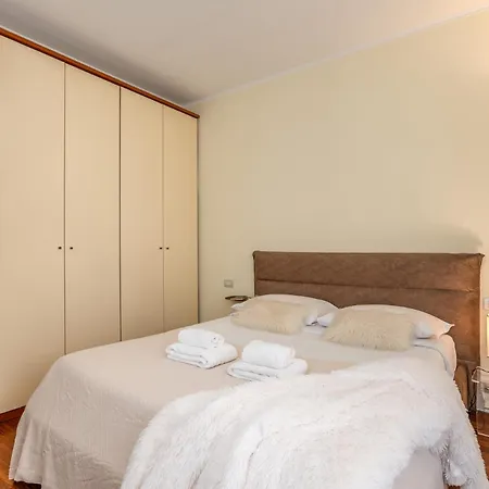 Apartament Flat In Center With Terrace, Near Garibaldi Fs Mediolan